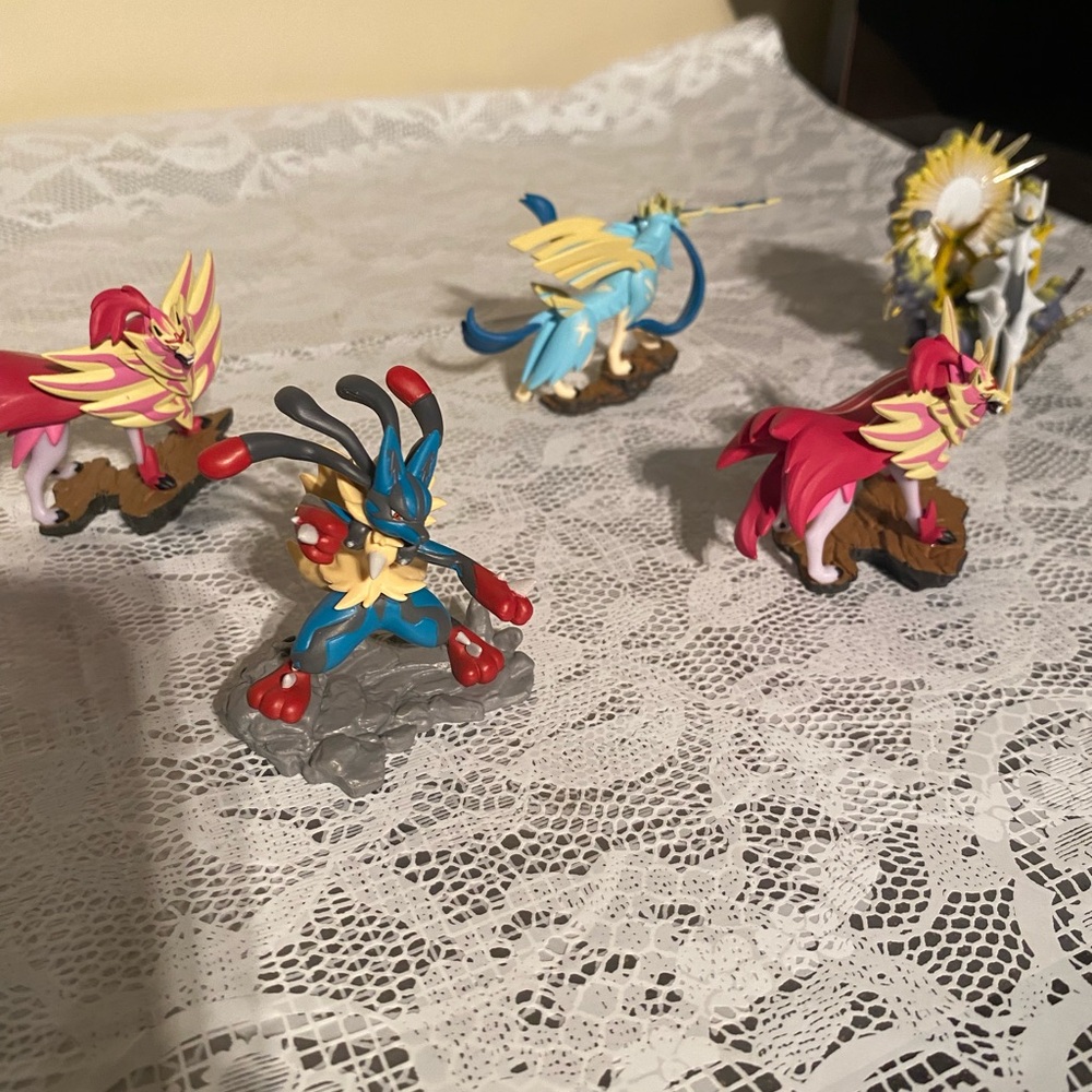 Collectable Pokémon 2" Figures (5 total)
